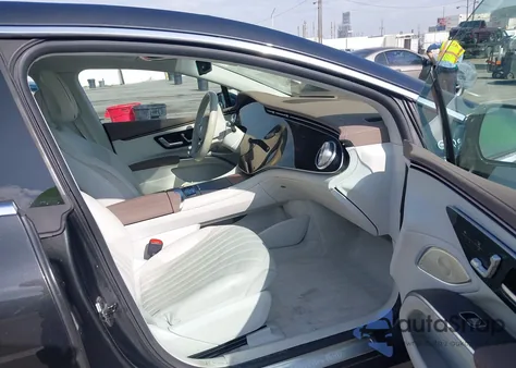 2022 Mercedes-Benz Eqs 580 4Matic from USA, damaged, VIN W1KCG4EB8NA002094